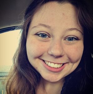 Meet your Posher, Becca